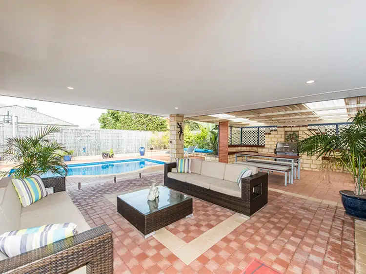 12 Boyle Avenue, Rockingham WA 6168