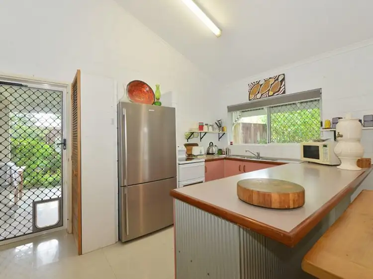 Third view of Homely unit listing, 2/10 Ireland Crescent, Whitfield QLD 4870