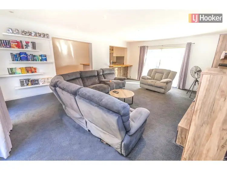 Seventh view of Homely house listing, 1 Litton Court, Craigieburn VIC 3064