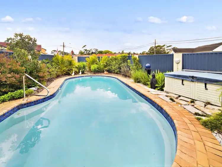 10 Eyre Street, Chifley NSW 2036