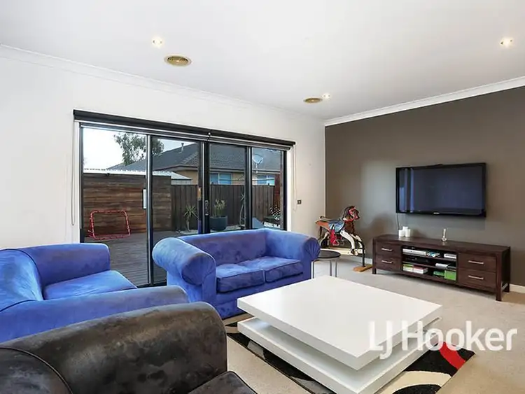Fifth view of Homely house listing, 5 Crystal Court, Sanctuary Lakes VIC 3030