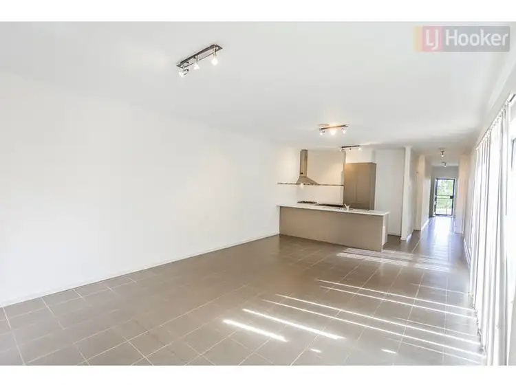 Fifth view of Homely house listing, 3 Yorkshire Terrace, Craigieburn VIC 3064