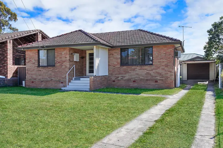 37 Stanwell Crescent, Ashcroft NSW 2168