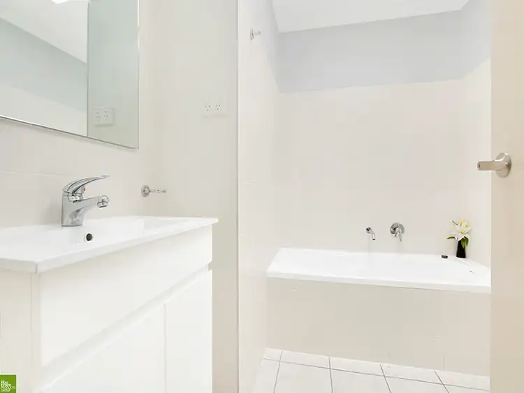 Seventh view of Homely townhouse listing, 5/15 Hingston Close, Lake Heights NSW 2502