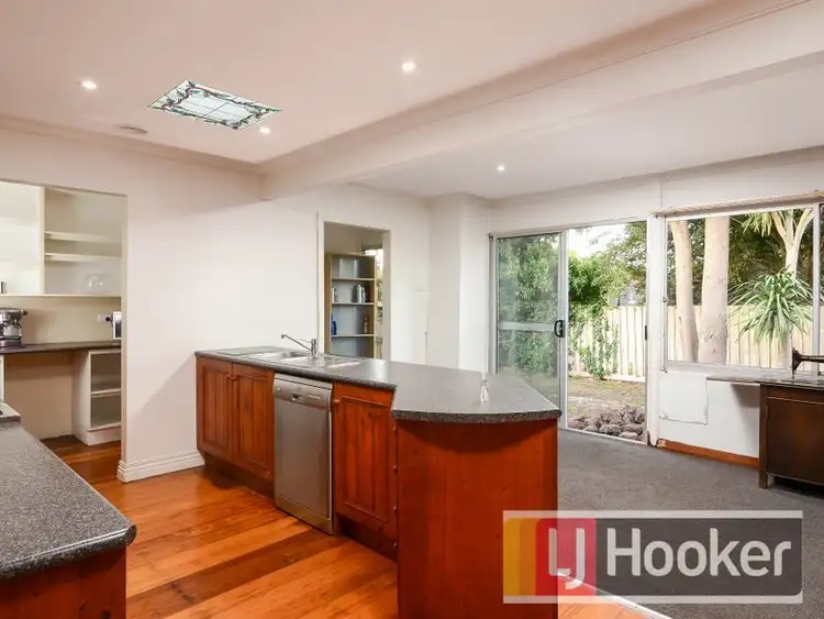 Fifth view of Homely house listing, 4 Regent Court, Frankston VIC 3199