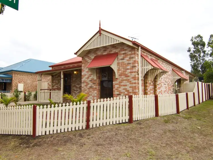 5 Berkshire Place, Springfield Lakes QLD 4300