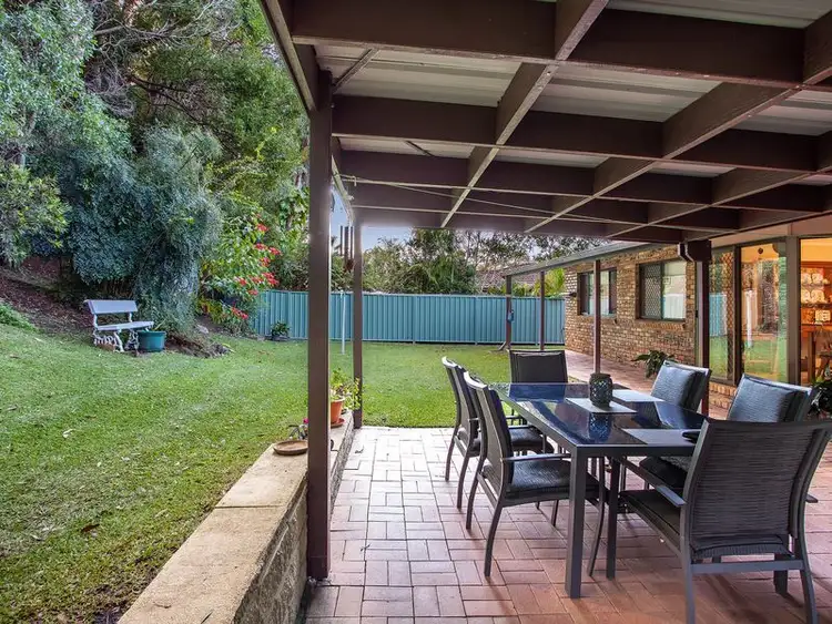 6 Yoorana Glen, Ocean Shores NSW 2483