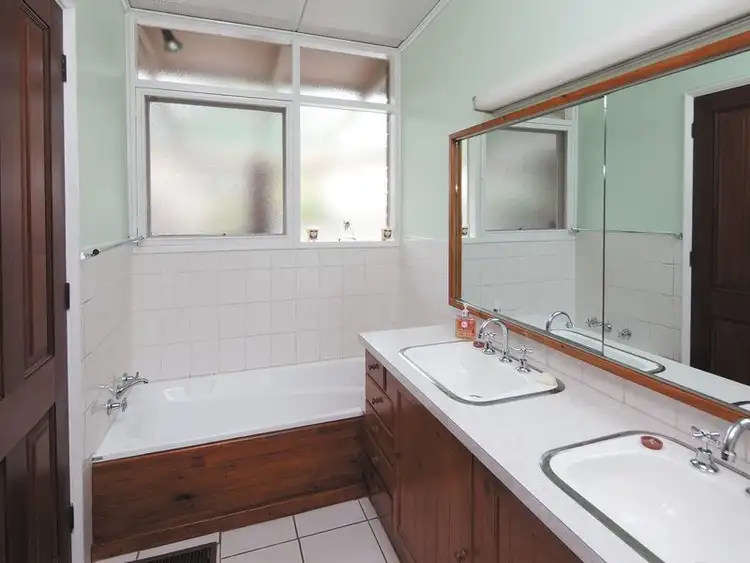 Fifth view of Homely house listing, 10 Batavia Avenue, Boronia VIC 3155