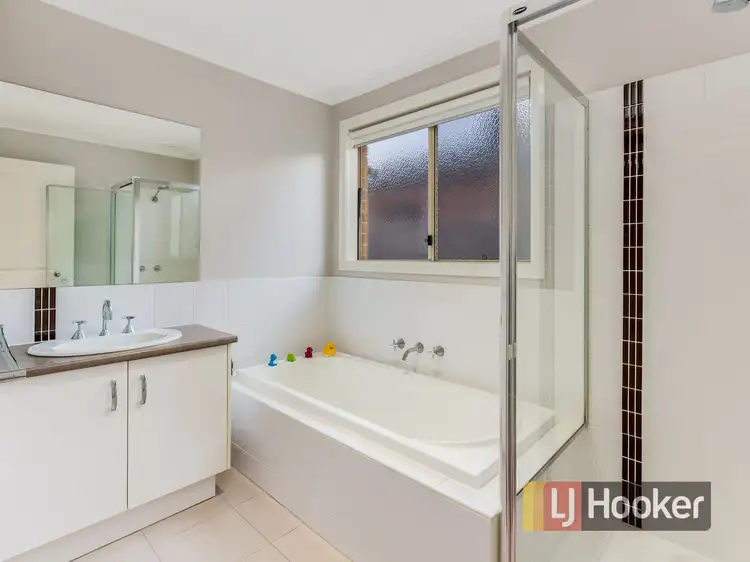 Fifth view of Homely house listing, 4 Olivebank Crescent, Cranbourne North VIC 3977