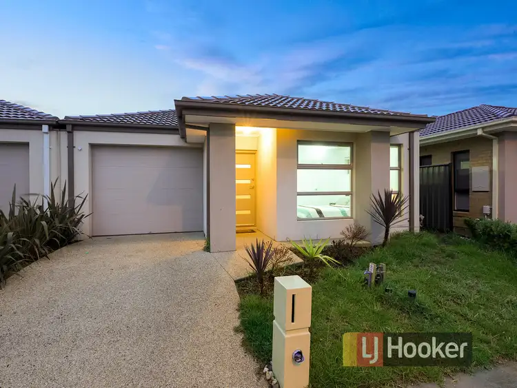 30 Haflinger Avenue, Clyde North VIC 3978