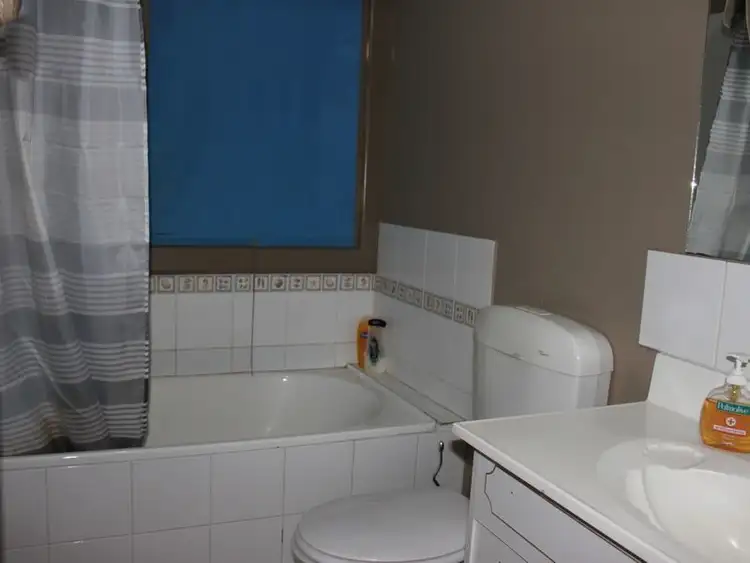 Sixth view of Homely house listing, 5 Briggs Court, Alexandra VIC 3714