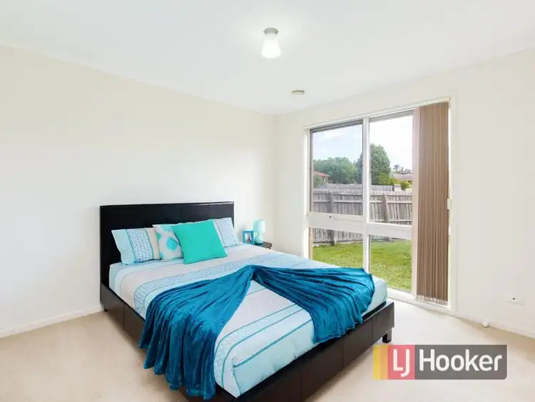 Fifth view of Homely house listing, 2 Calrossie Close, Endeavour Hills VIC 3802