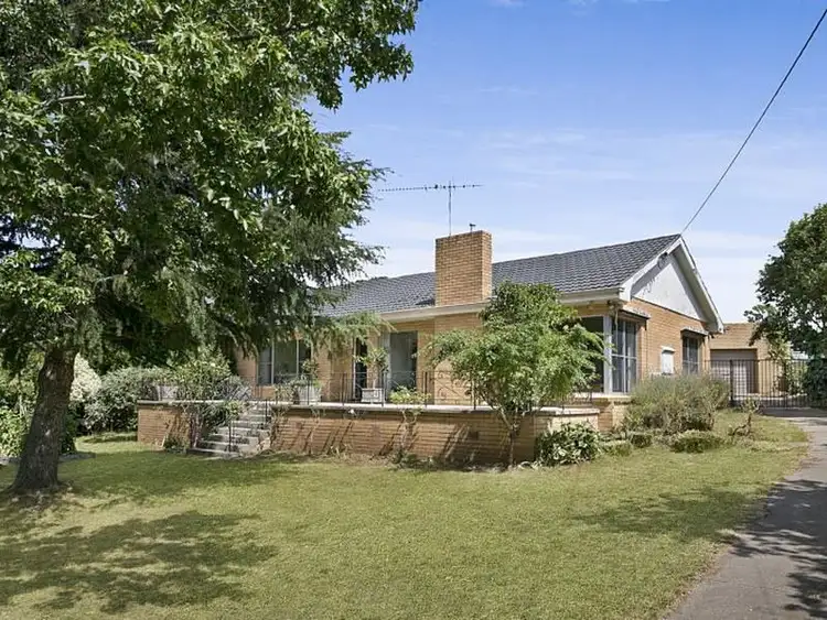 13 Banool Avenue, Kilmore VIC 3764