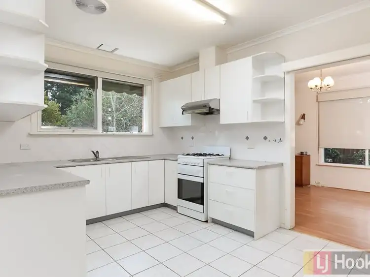 Fifth view of Homely house listing, 10 Deschamp Crescent, Rowville VIC 3178