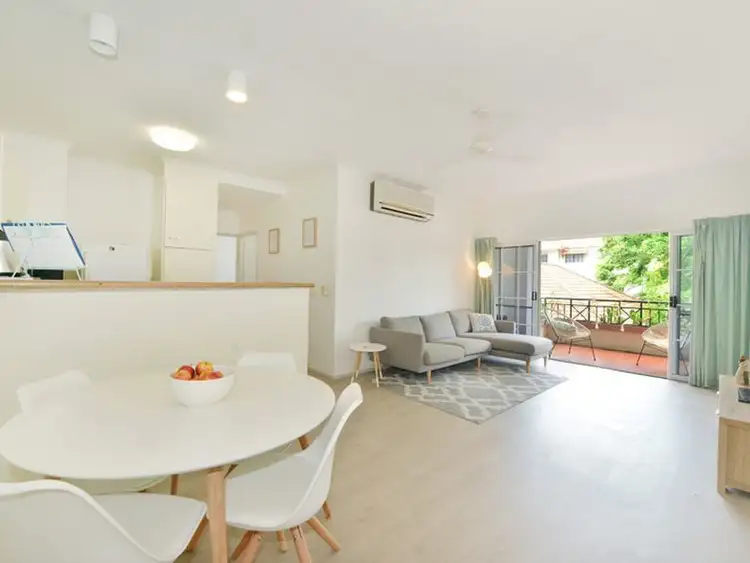 38/327 Lake Street, Cairns North QLD 4870