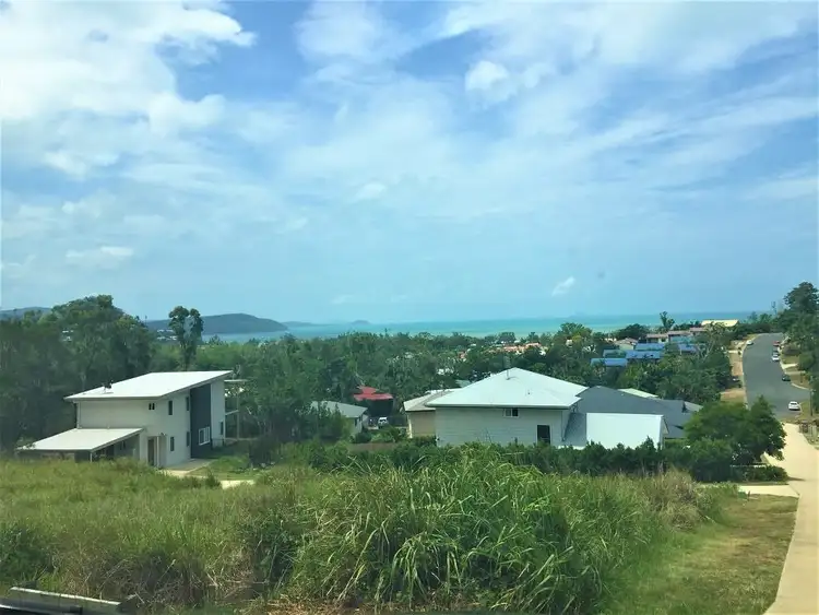 8 Yachtsmans Parade, Cannonvale QLD 4802