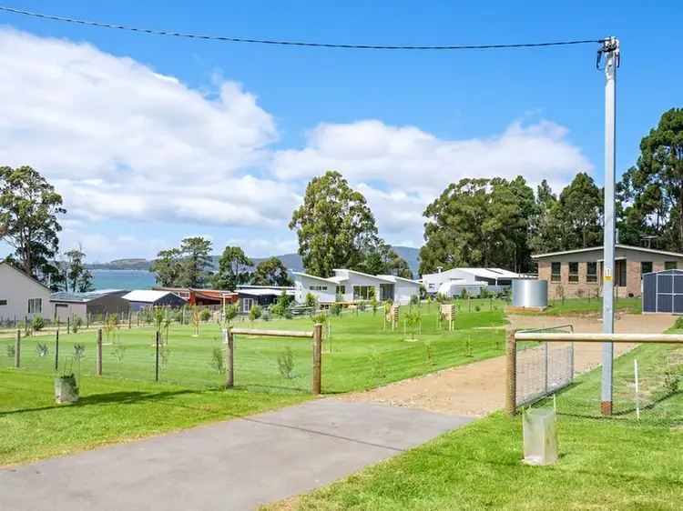 16 Beach Road, Middleton TAS 7163