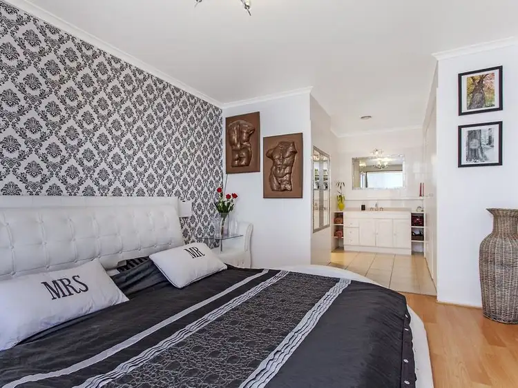 Fifth view of Homely house listing, 2 O'Hara Close, Gordon ACT 2906