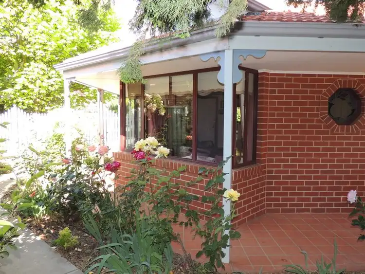 10 Goldfinch Court, Murray Downs NSW 3585