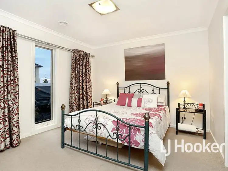 Sixth view of Homely house listing, 4 Sundowner Place, Sanctuary Lakes VIC 3030