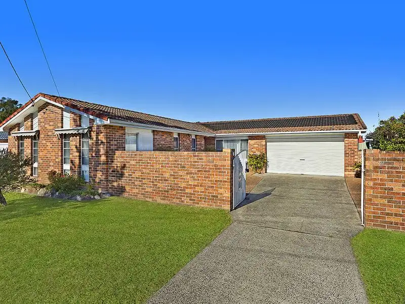 Main view of Homely house listing, 10 Barramundi Place, Bateau Bay NSW 2261