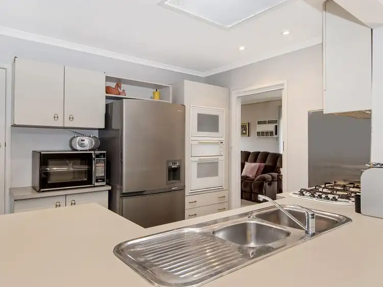 Fourth view of Homely house listing, 4 Earls Court, Mulgrave VIC 3170