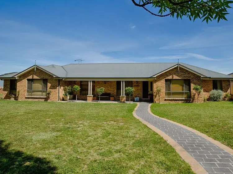 7 Claret Ash Avenue, Lithgow NSW 2790