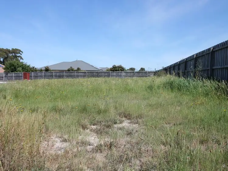16 Hobson Place, Inverloch VIC 3996