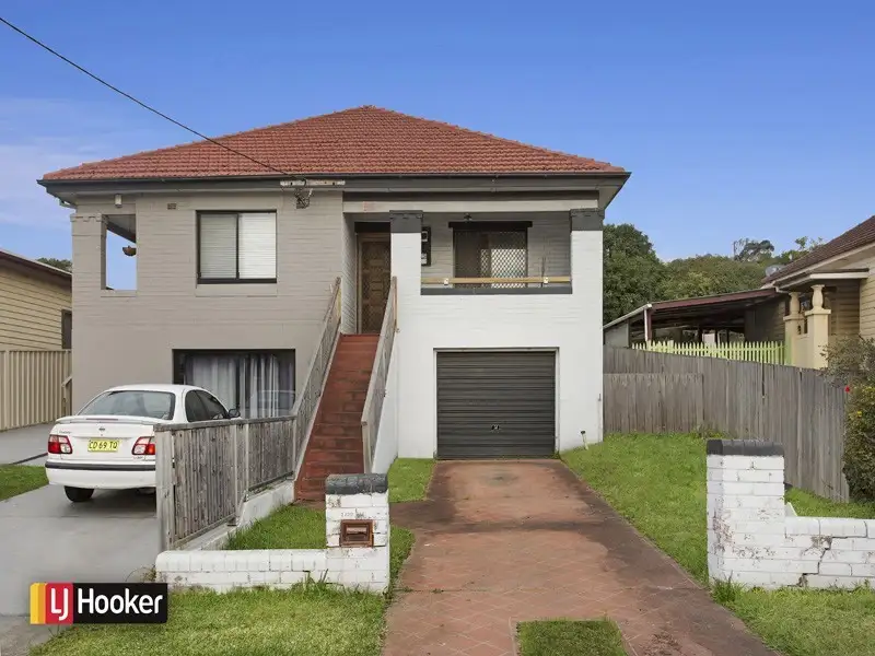 Main view of Homely unit listing, 2/20 Allan Street, Port Kembla NSW 2505