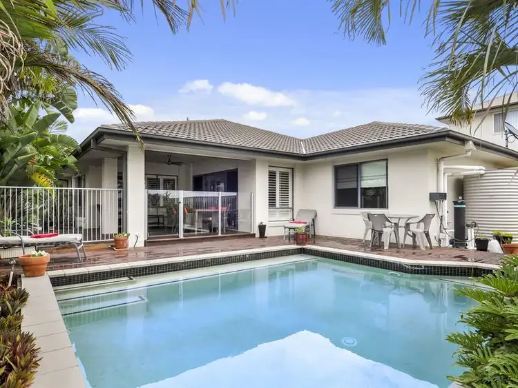 11 Lawley Crescent, Pacific Pines QLD 4211