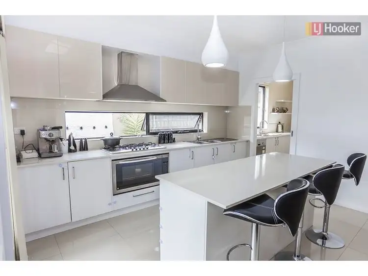 Fourth view of Homely house listing, 4 Silvergum Way, Craigieburn VIC 3064