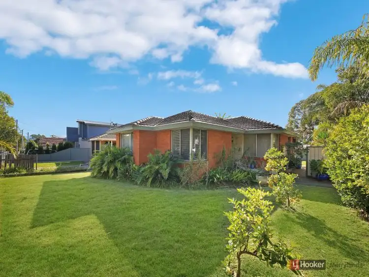 15 Rhodes Ave, Guildford NSW 2161