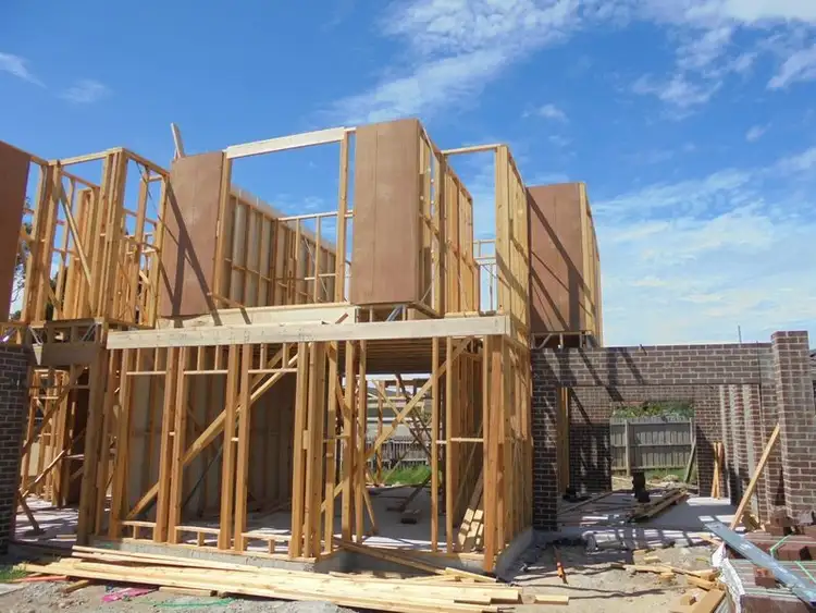 2/33 Amalfi Drive, Endeavour Hills VIC 3802