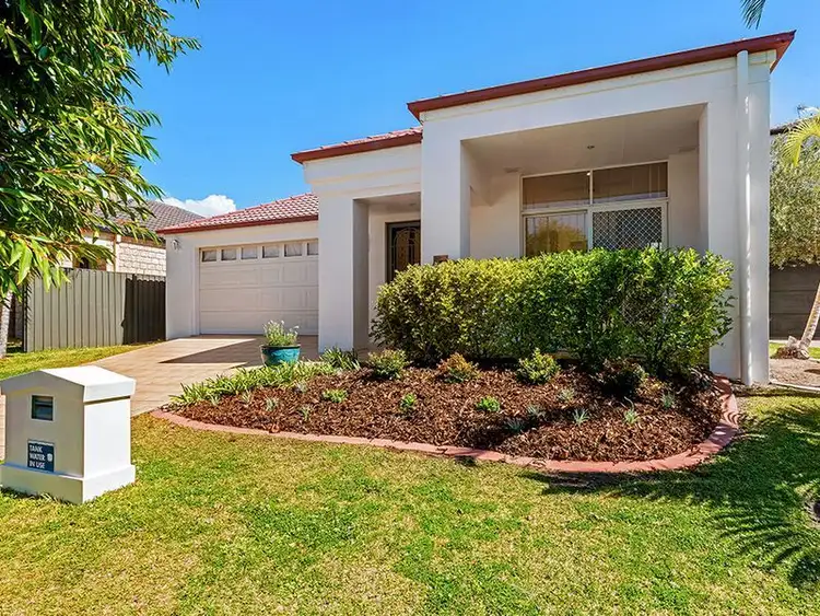 33 North Shore Avenue, Varsity Lakes QLD 4227