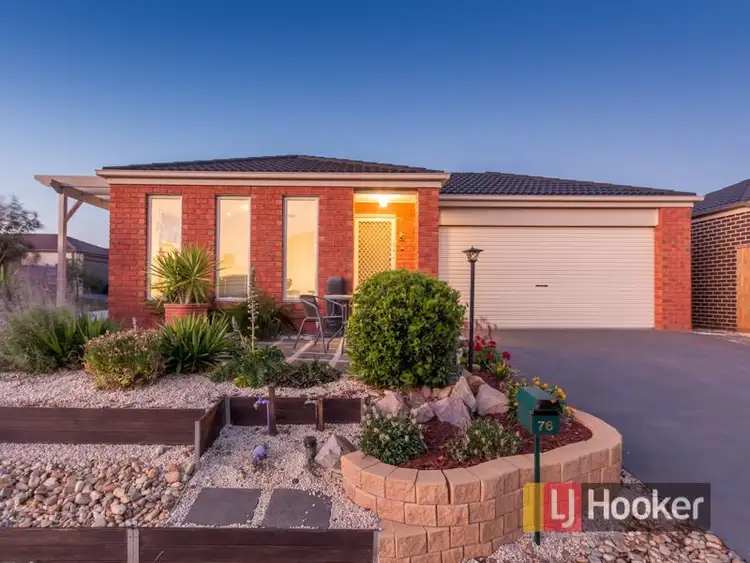 76 Thunderbolt Drive, Cranbourne East VIC 3977