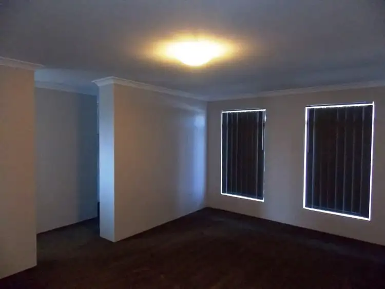 Fifth view of Homely house listing, 4 Blossom Chase, Aubin Grove WA 6164