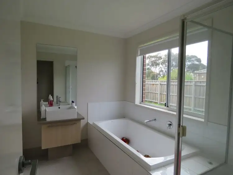 Fourth view of Homely house listing, 5 Alice Court, Paynesville VIC 3880