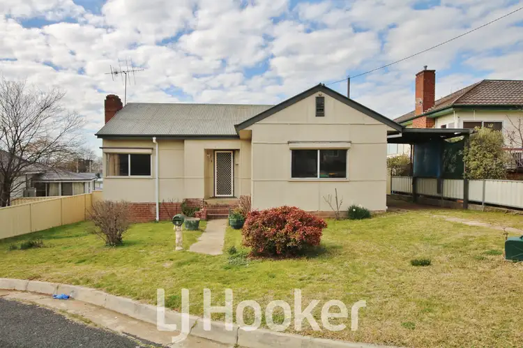 4 Moodie Place, West Bathurst NSW 2795