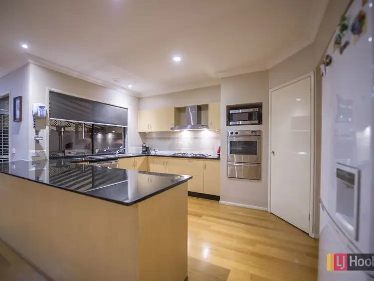 Sixth view of Homely house listing, 8 Boyden Square, Roxburgh Park VIC 3064