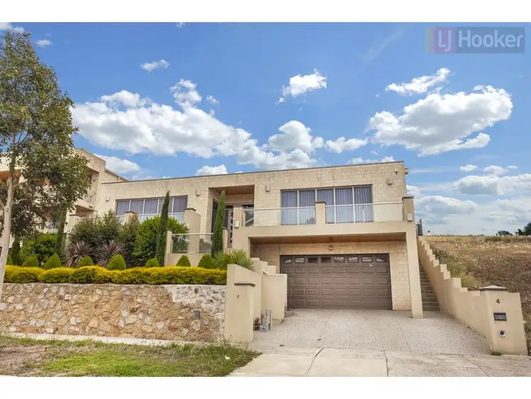 4 Hawkstowe Crescent (Greenvale), Roxburgh Park VIC 3064