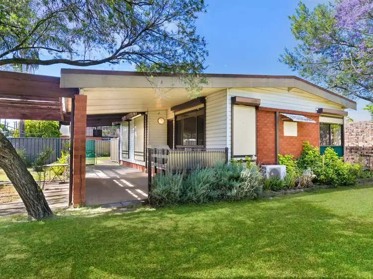 353 The Boulevarde, Smithfield NSW 2164