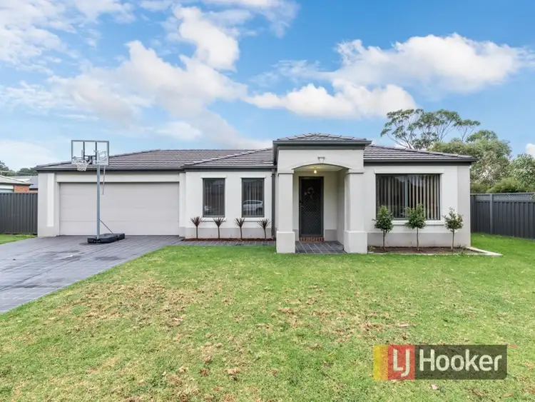 3 Chestnut Chase, Pakenham VIC 3810