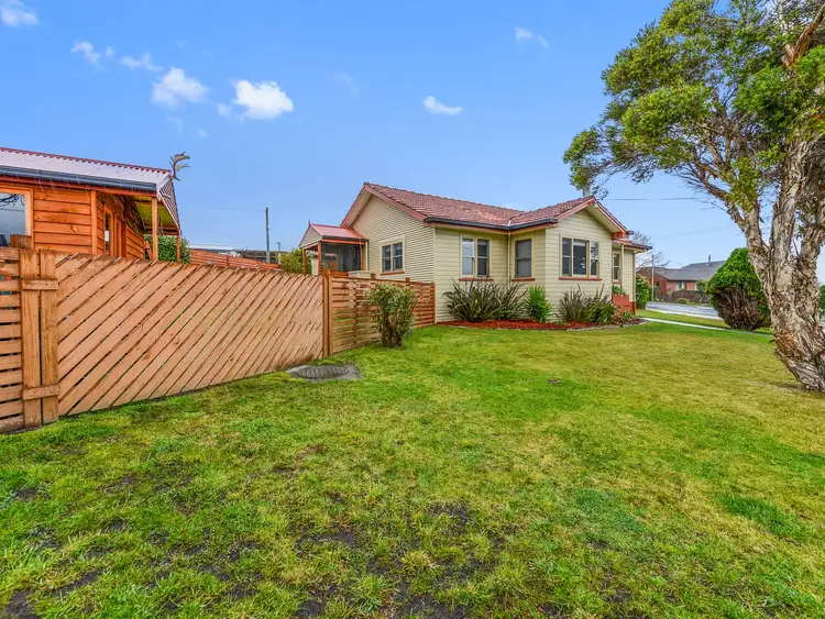 1 Moreton Crescent, Claremont TAS 7011