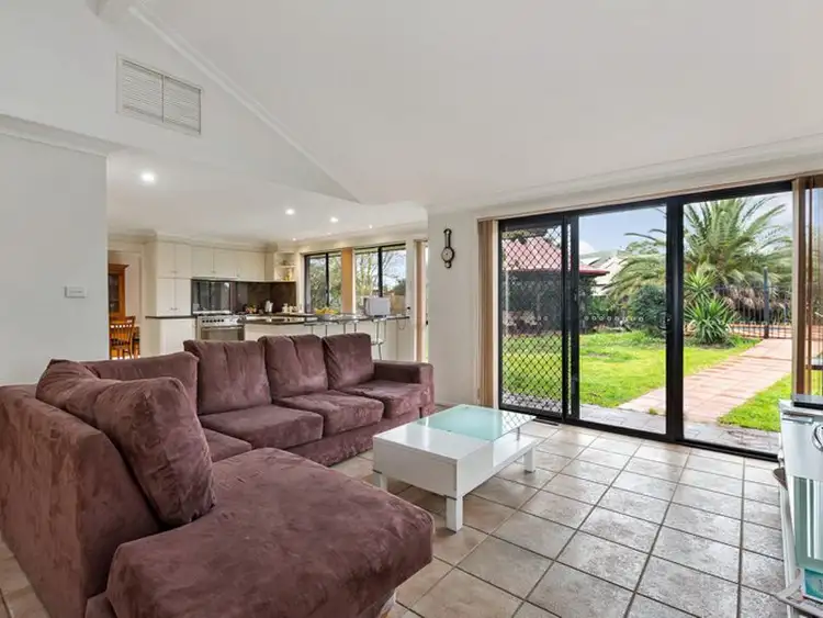 Fifth view of Homely house listing, 6 Clarendon Court, Seabrook VIC 3028
