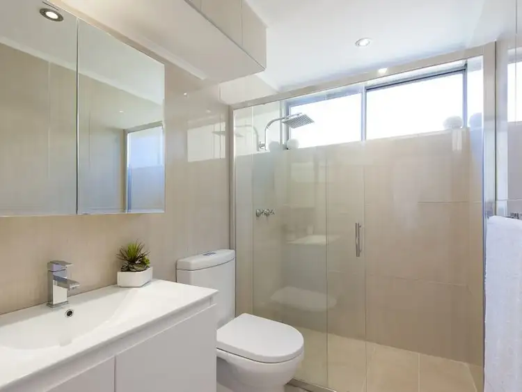 Fourth view of Homely unit listing, 1/62 Surfview Road, Mona Vale NSW 2103