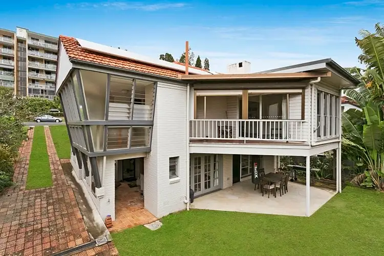 16 Bellevue Terrace, St Lucia QLD 4067