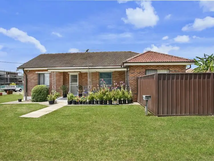 102 Queen Street, Canley Heights NSW 2166