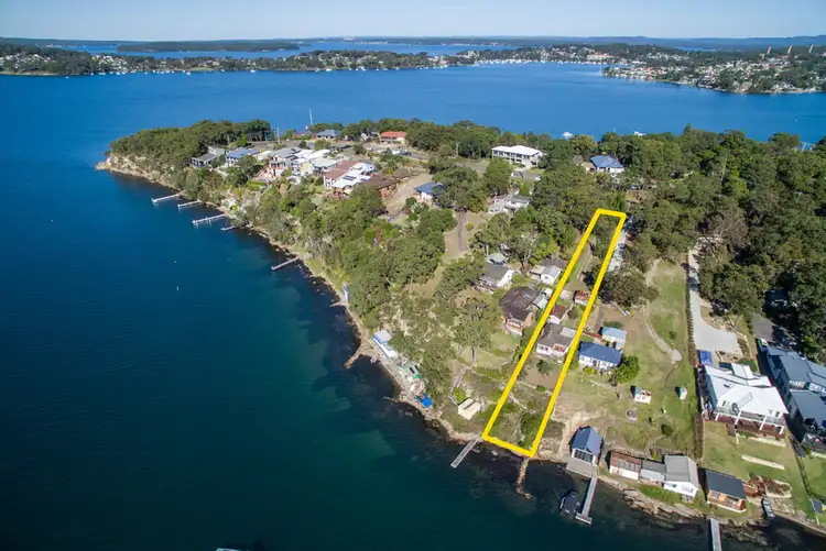 217 Fishing Point Road, Fishing Point NSW 2283