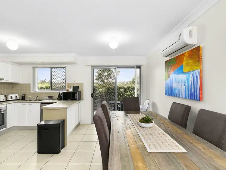 27/30 Carmarthen Circuit, Pacific Pines QLD 4211