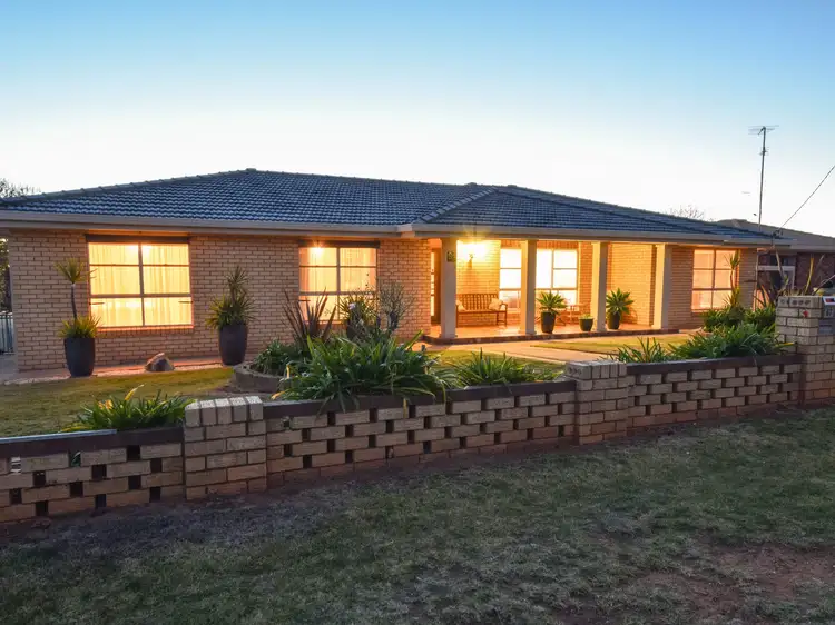 63 Hills Street, Young NSW 2594